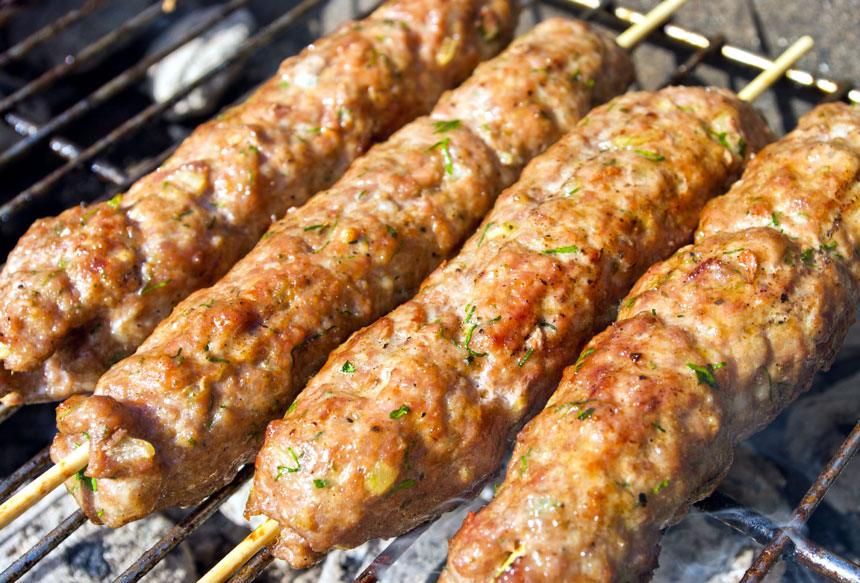 Brochettes de kebab de poulet 